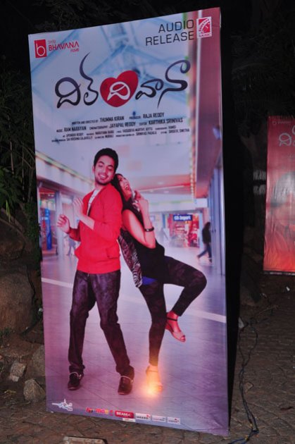 Dil-Deewana-Audio-Launch-by-Kapil-Dev